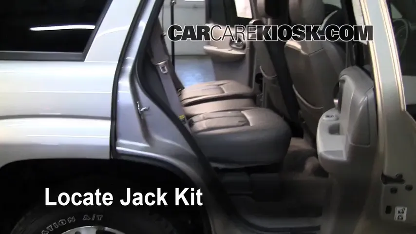 2005 Chevrolet Trailblazer LS 4.2L 6 Cyl. Tires & Wheels Change a Flat Tire